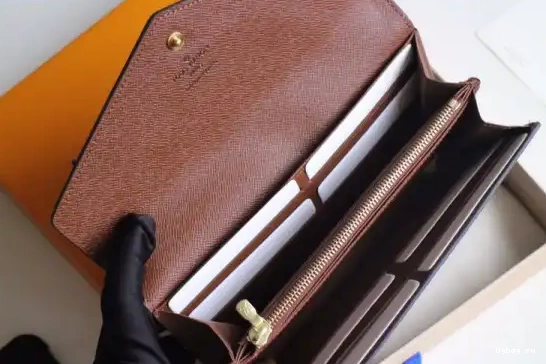 SARAH WALLET LOUIS VUITTON 0529